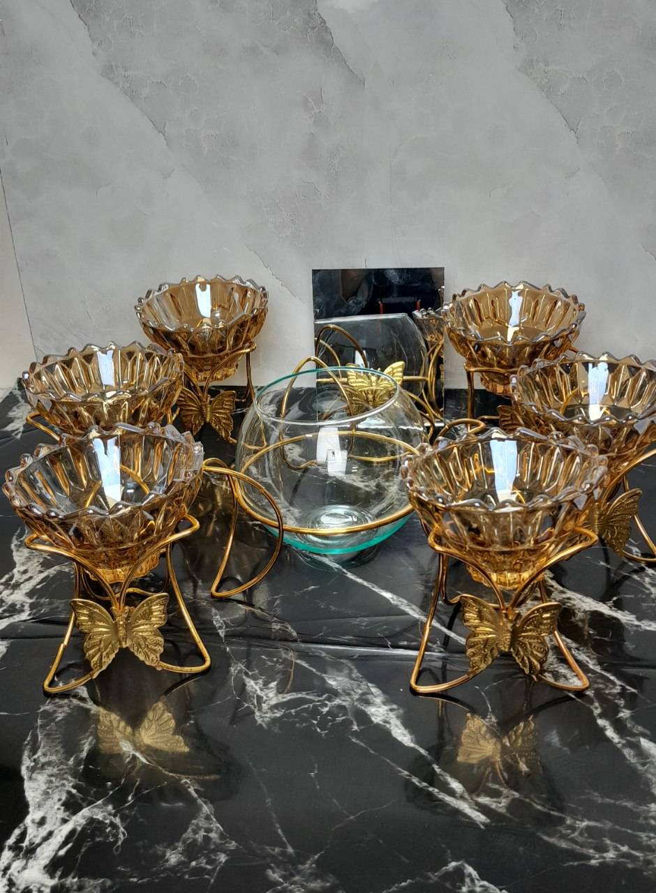 تصویر از پذیرایی پروانه