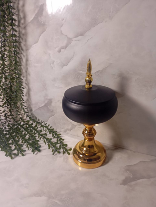 تصویر از شکلات متوسط مشکی نگین