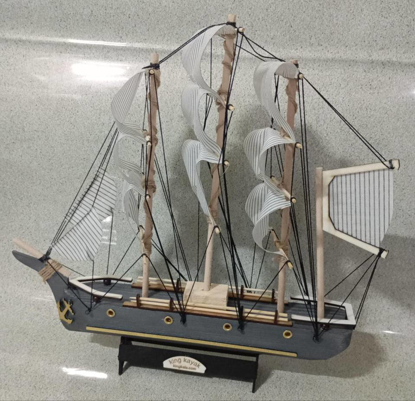 تصویر از کشتی متوسط