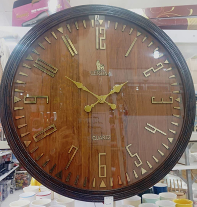 تصویر از ساعت سرتینا700