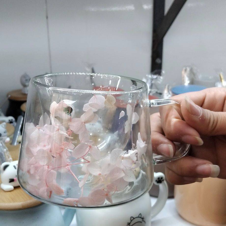 تصویر از ماگ مخروطی گلدار