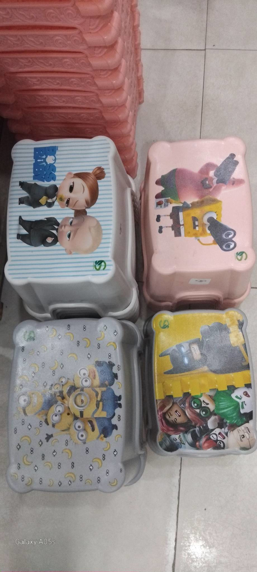 تصویر از چهارپایه نیماعکسدارشباهنگ