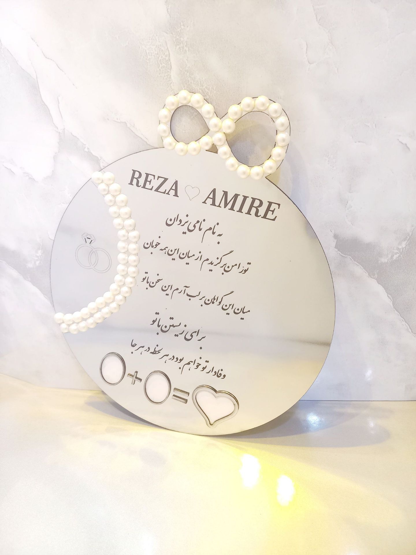 تصویر از استند اثر انگشت