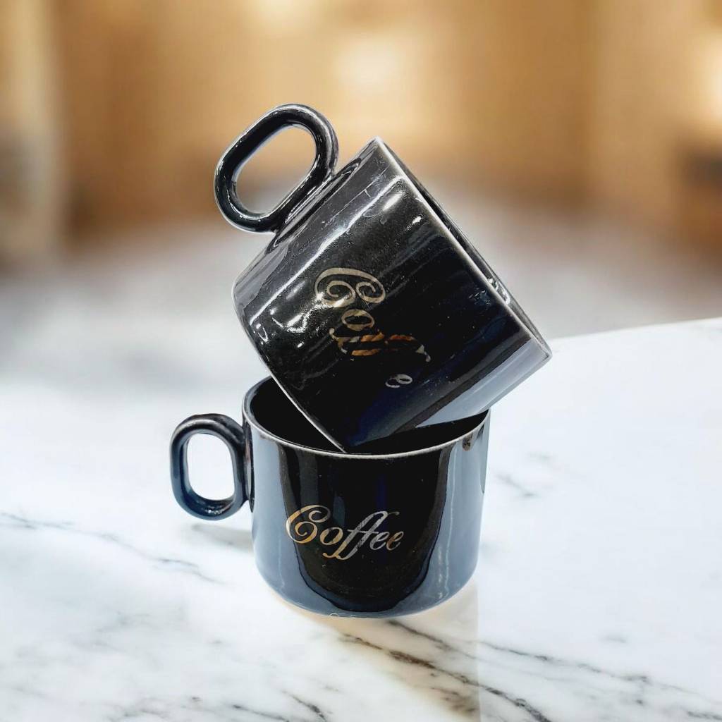 تصویر از نیم لیوان مشکی